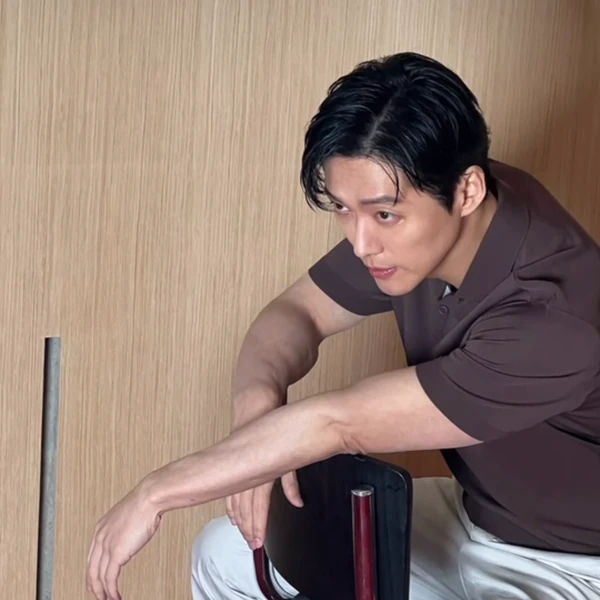 Popular photo full of fans’ love for Namkoong Min