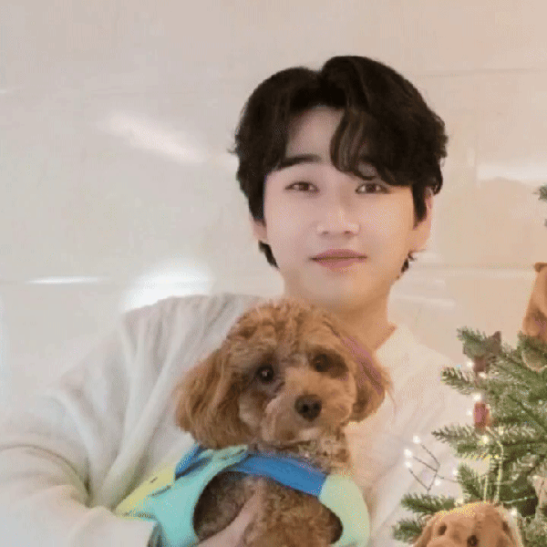 The most loved look of Hwang Youngwoong today