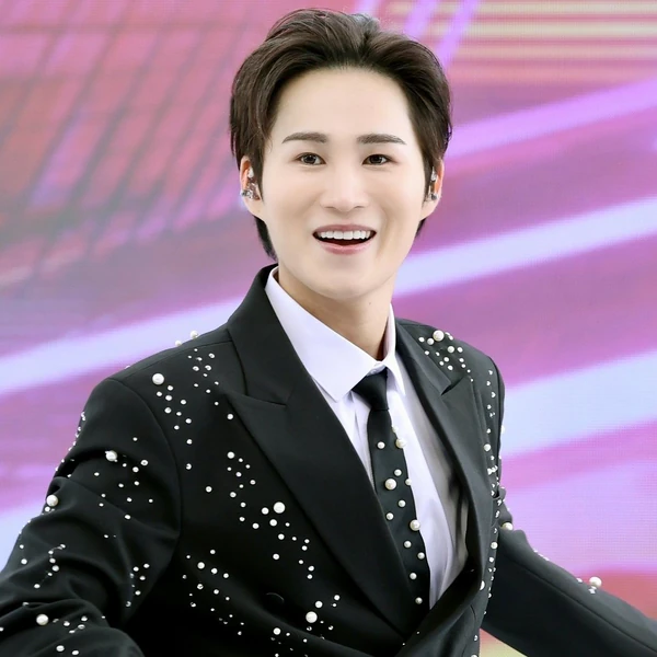 充滿粉絲愛的金熙栽人氣照片