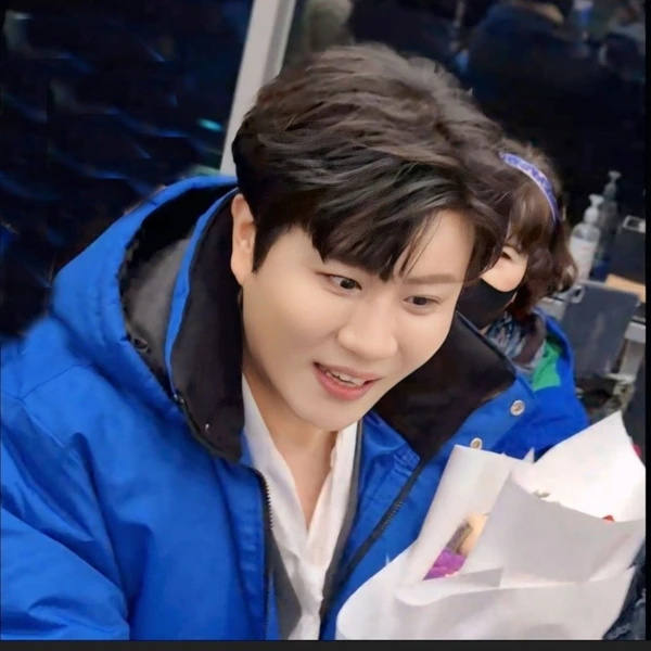 The most loved look of Jin Haesung today