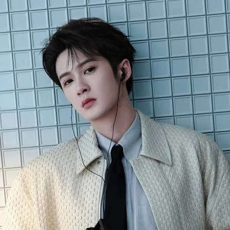 Popular photo full of fans’ love for Tan Jianci