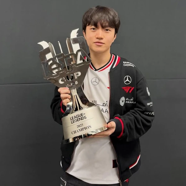 Popular photo full of fans’ love for Keria