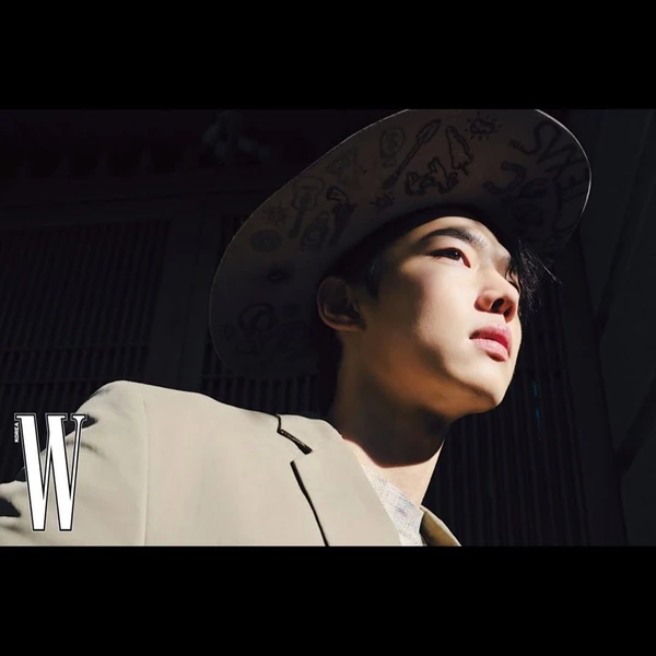 Popular photo full of fans’ love for Cho Junyoung