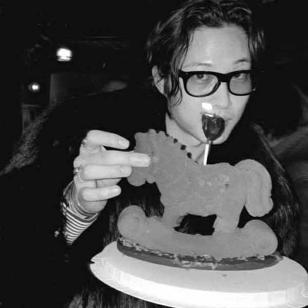 Popular photo full of fans’ love for Lee Jongwon