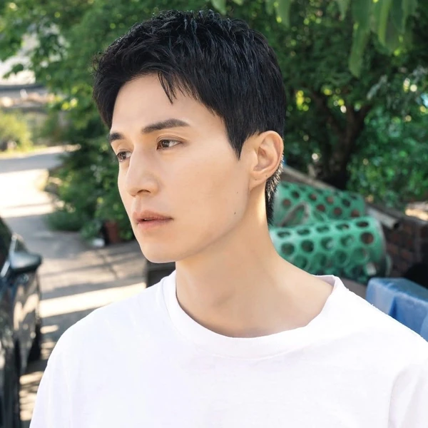 No.1 banner post of Lee Dongwook created by top fandom