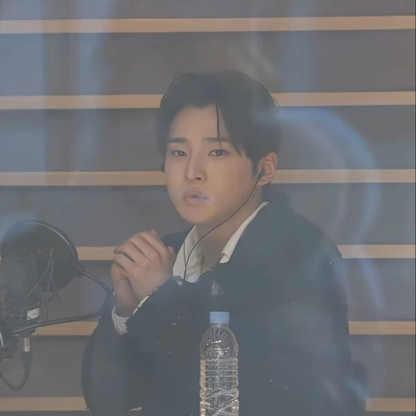 Popular photo full of fans’ love for Seong Ri