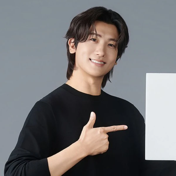 Representative photo of Park Hyungsik showing their charm