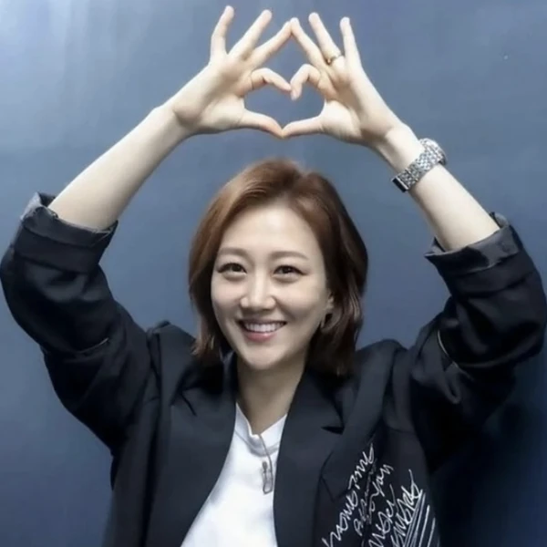 The most loved look of Jang Yoonjeong today