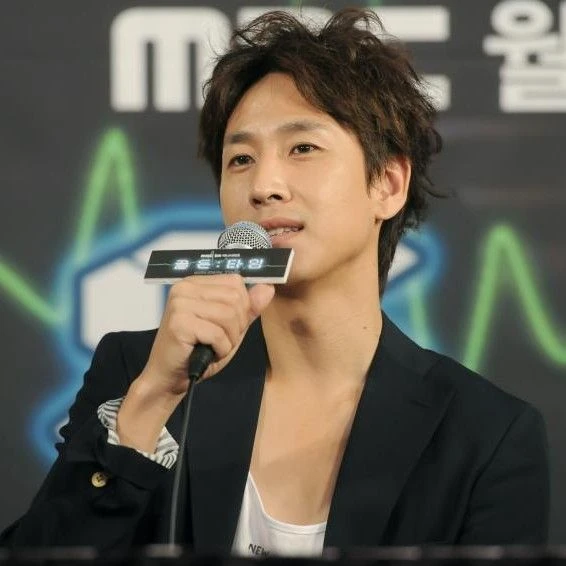 이선균 팬심 가득한 인기 사진