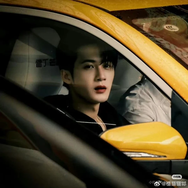 Popular photo full of fans’ love for Tan Jianci