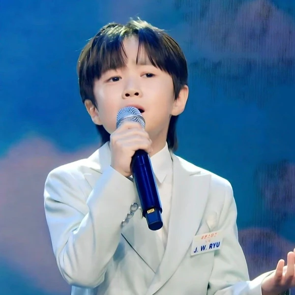 Popular photo full of fans’ love for You Jiwoo