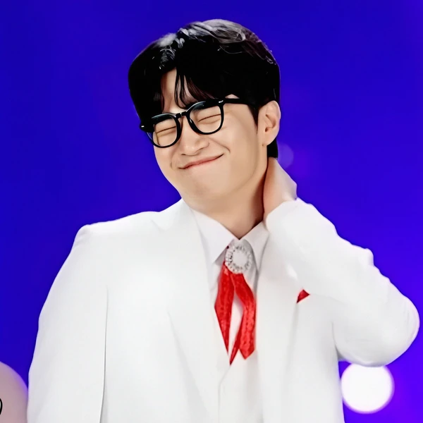 The most loved look of Park Jihoo (Mr. Trot 3) today