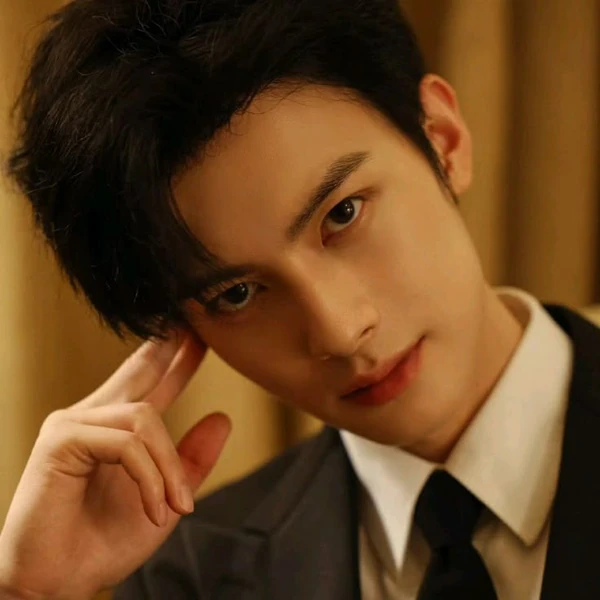 Popular photo full of fans’ love for Chen Heyi