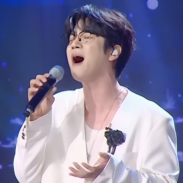 Popular photo full of fans’ love for Park Jihoo (Mr. Trot 3)