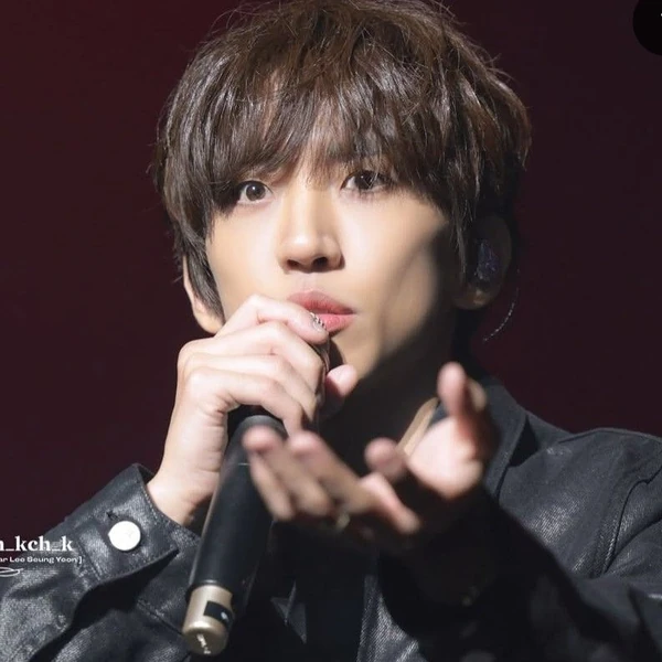 The most loved look of Lee Seungyoon today