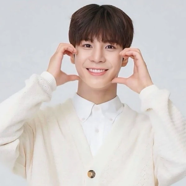 充滿粉絲愛的鄭東元人氣照片