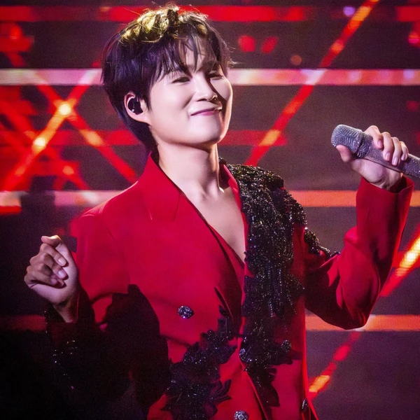 The most loved look of Kim Heejae today