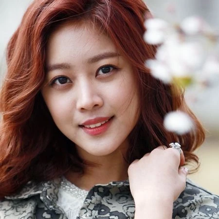 充满粉丝爱意的赵宝儿人气照片