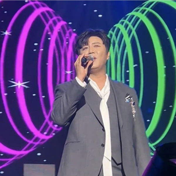 진해성 팬심 가득한 인기 사진