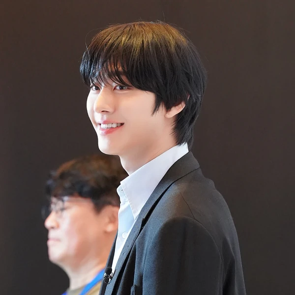 오늘 가장 사랑받은 안효섭의 모습