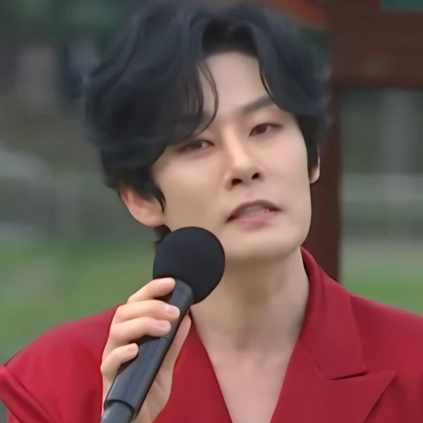 Popular photo full of fans’ love for Kang Moonkyung