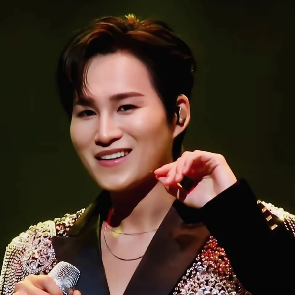 The most loved look of Kim Heejae today