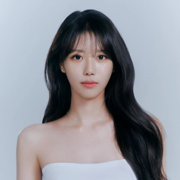 Foto populer Lee Mijoo yang penuh cinta dari penggemar