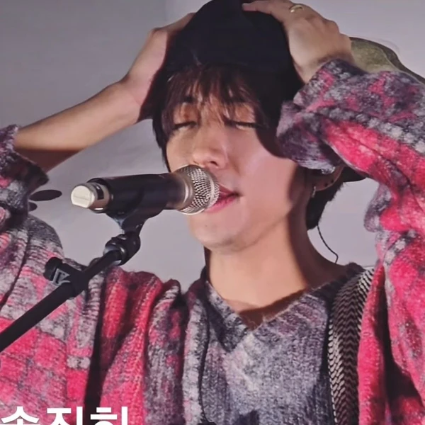 充滿粉絲愛的李承允人氣照片