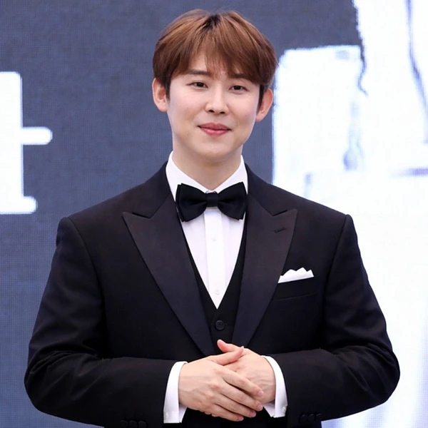 Popular photo full of fans’ love for Jinuk