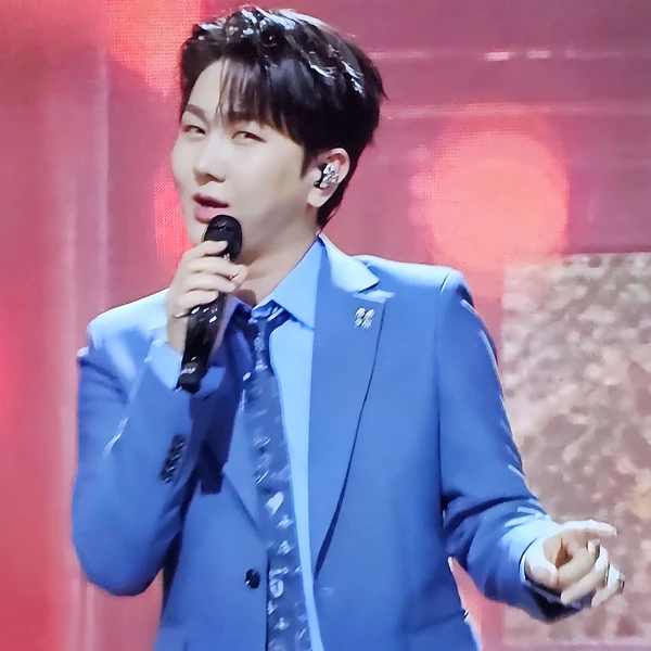 오늘 가장 사랑받은 김수찬의 모습