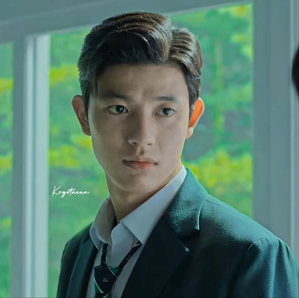 The most loved look of Lomon today