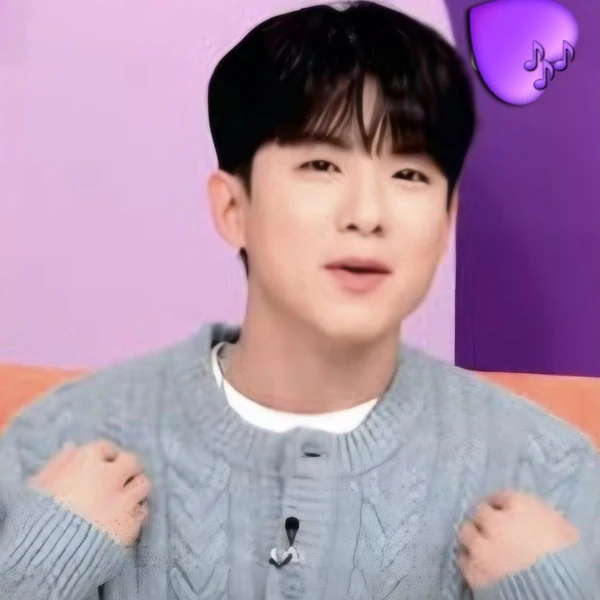 充满粉丝爱意的罗泰柱人气照片