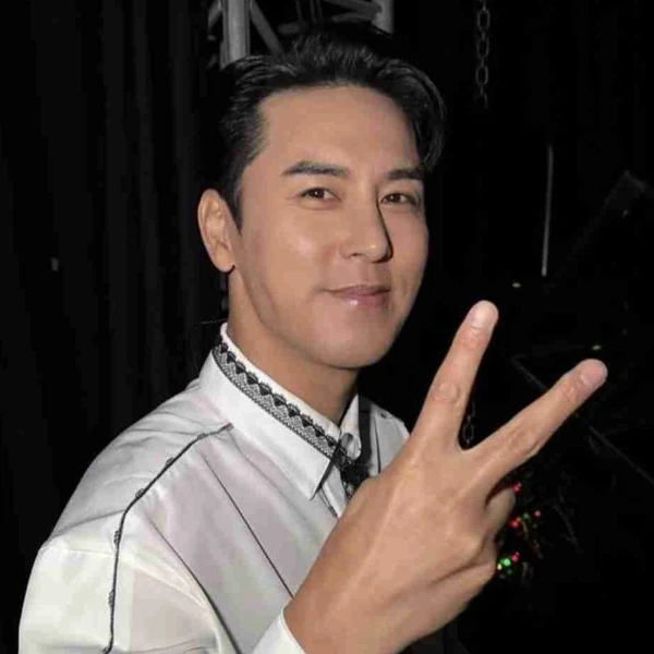 Foto populer Jang Minho yang penuh cinta dari penggemar