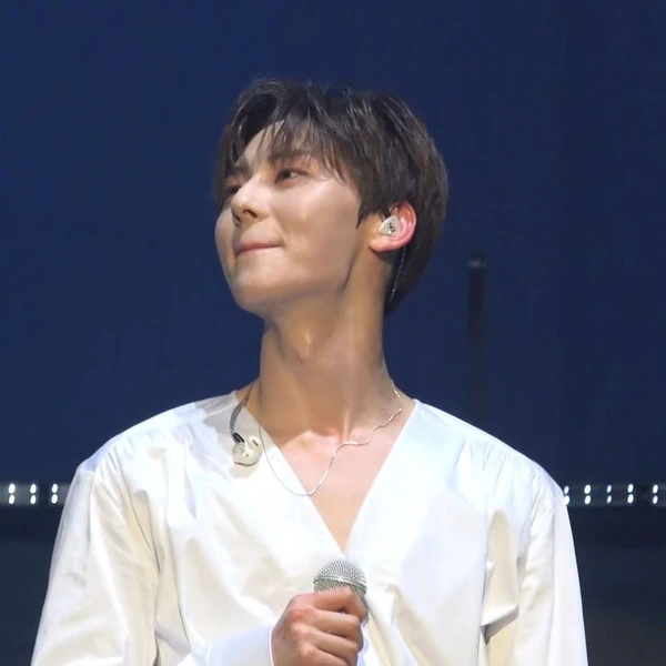 今天最受喜愛的黃旼炫模樣