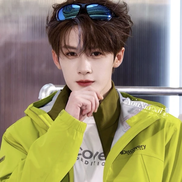 Popular photo full of fans’ love for Tan Jianci