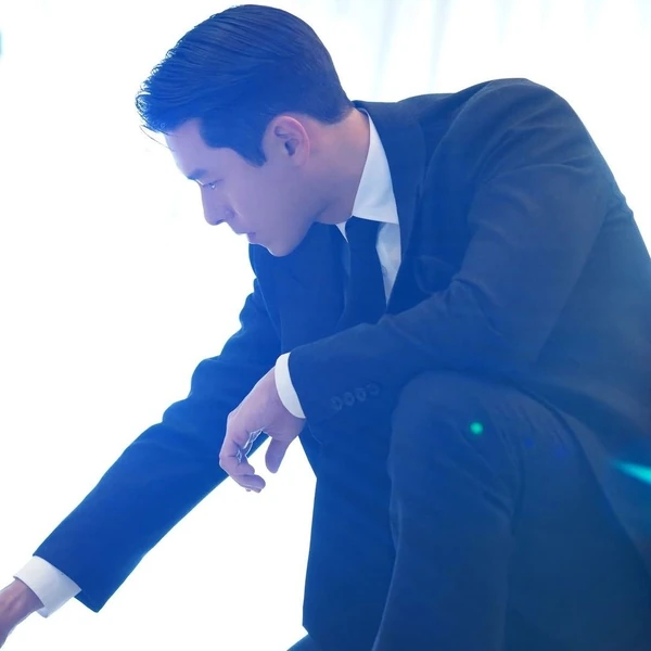 Penampilan Hyun Bin yang paling disukai hari ini