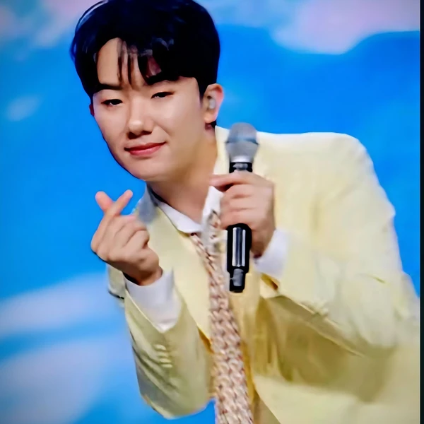 Popular photo full of fans’ love for Nam Seungmin