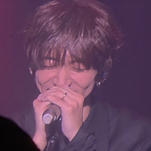 今天最受喜愛的李承允模樣