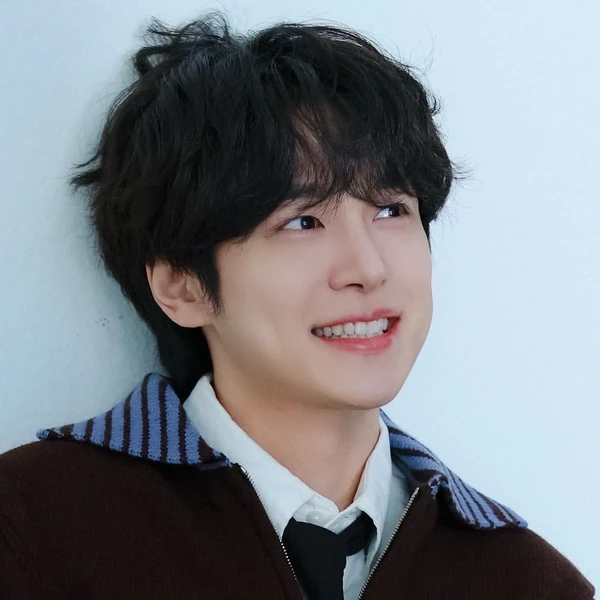 Popular photo full of fans’ love for Kang Youseok