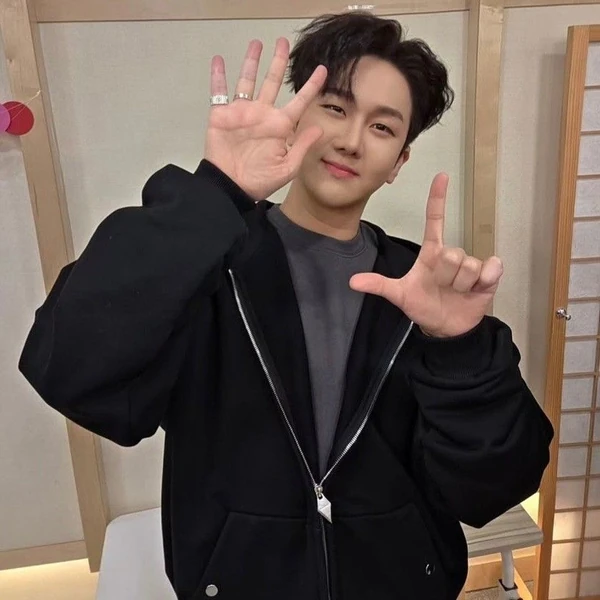 오늘 가장 사랑받은 김수찬의 모습