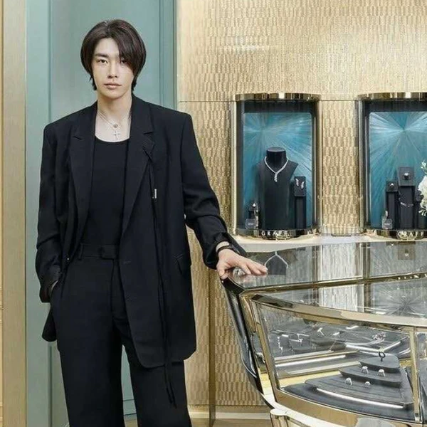 The most loved look of Kim Youngkwang today