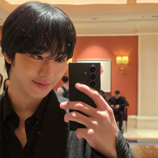 Popular photo full of fans’ love for Ahn Hyoseop