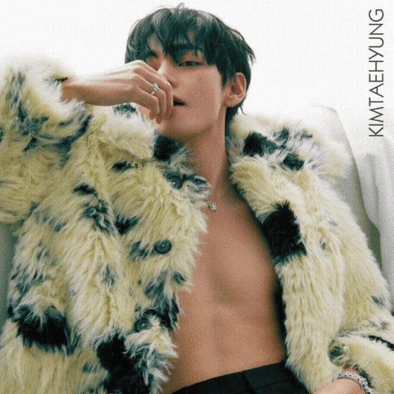 Top moment of Kim Taehyung (V) chosen by fans