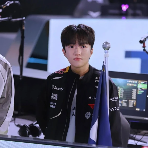 Popular photo full of fans’ love for Keria