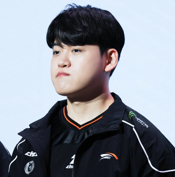 팬들이 사랑하는 구마유시의 인기 프로필 사진