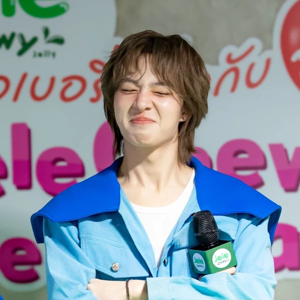 Popular photo full of fans’ love for NuNew