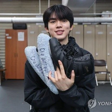 粉丝团打造的闪耀Cha Junhwan瞬间