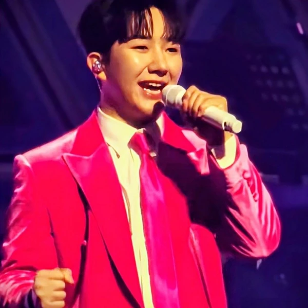 The most loved look of Nam Seungmin today