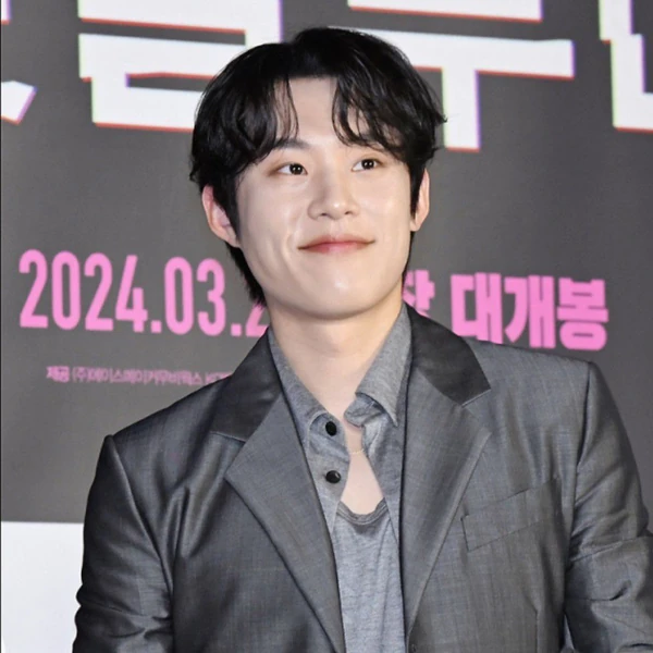 The most loved look of Kim Sungcheol today