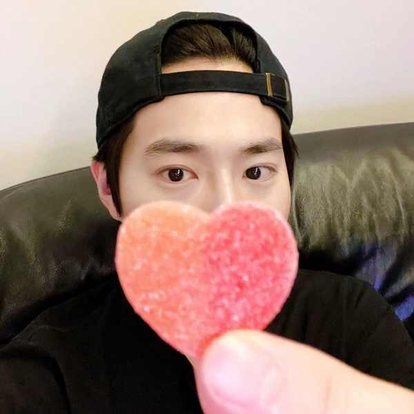 The most loved look of Suho today